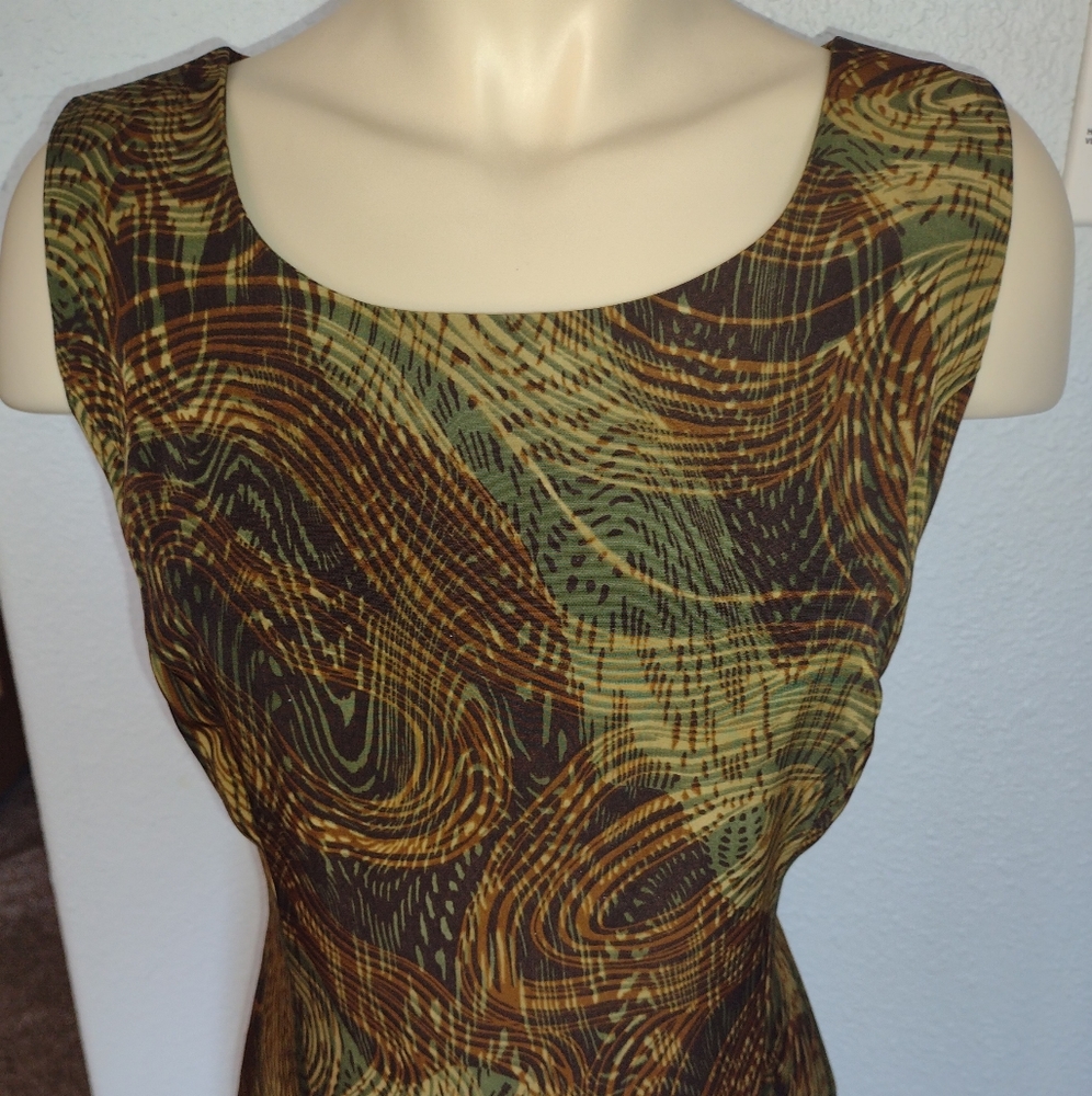 Danny & Nicole Lovely Fitted Sz 12 Sleeveless Dress. Fall Colors Comfy